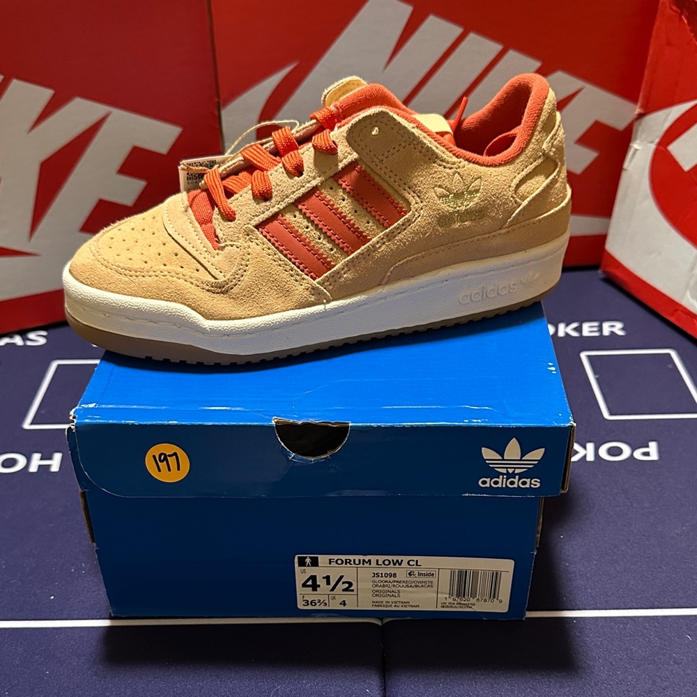 adidas Forum Low CL Sneakers - Tan & Orange Accent